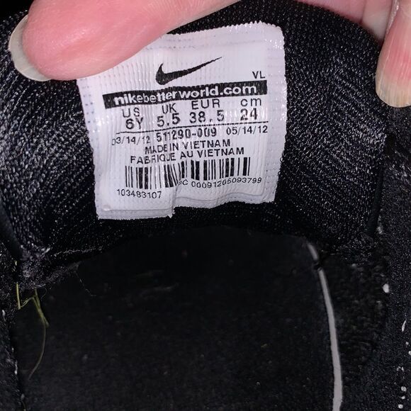 NIKE‎ youth Cleats- size 6Y - Picture 9 of 12